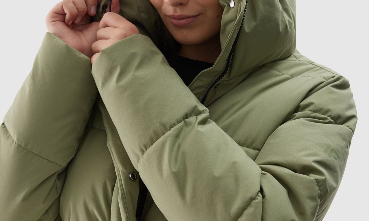 Polki biegną do 4F po ten puchowy płaszcz. Bosko leży i nie dodaje kilogramów. Jest rabat!