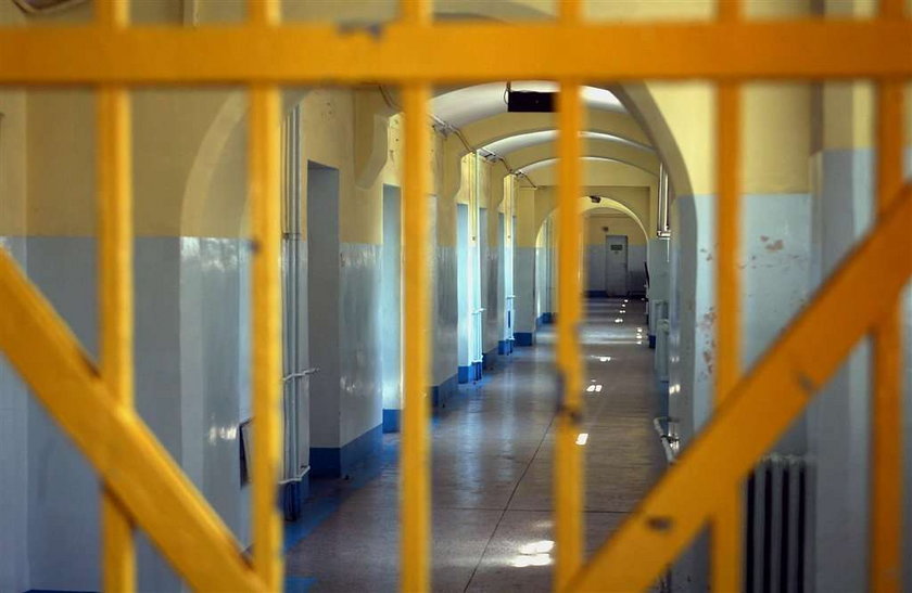 Straż więzienna na Wyspach uczy się polskiego