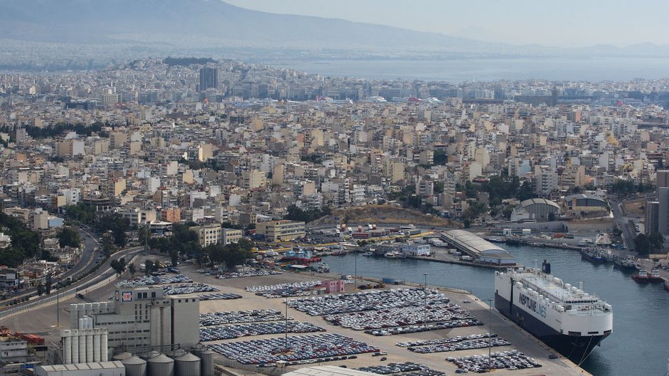 Melina Travlos stoi na czele Neptune Lines Shipping & Managing Entreprises. Jej flota, należąca do najstarszych i największych w regionie Morza Śródziemnego, chwali się jednymi z najnowocześniejszych statków – średni wiek jej jednostek to ok. 8,5 roku