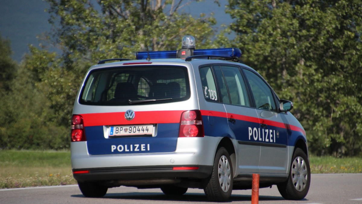 Un șofer prins beat la volan le-a spus polițiștilor că îi salută și a plecat înainte să fie testat, în Austria: „Bine, pa”