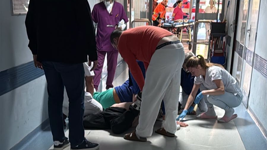 Agresívny opitý Ír zranil dve osoby, nemocnica volá po systémovom riešení.