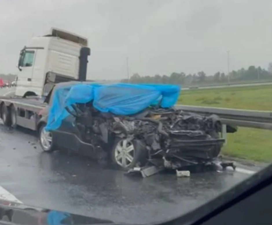 Kamion uleteo u drugu traku pa usmrtio troje Srba