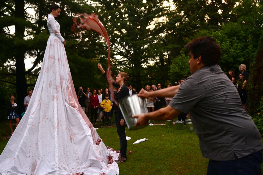 Mržnja i ljubav: Polivanje krvlju i pupoljak ruže 