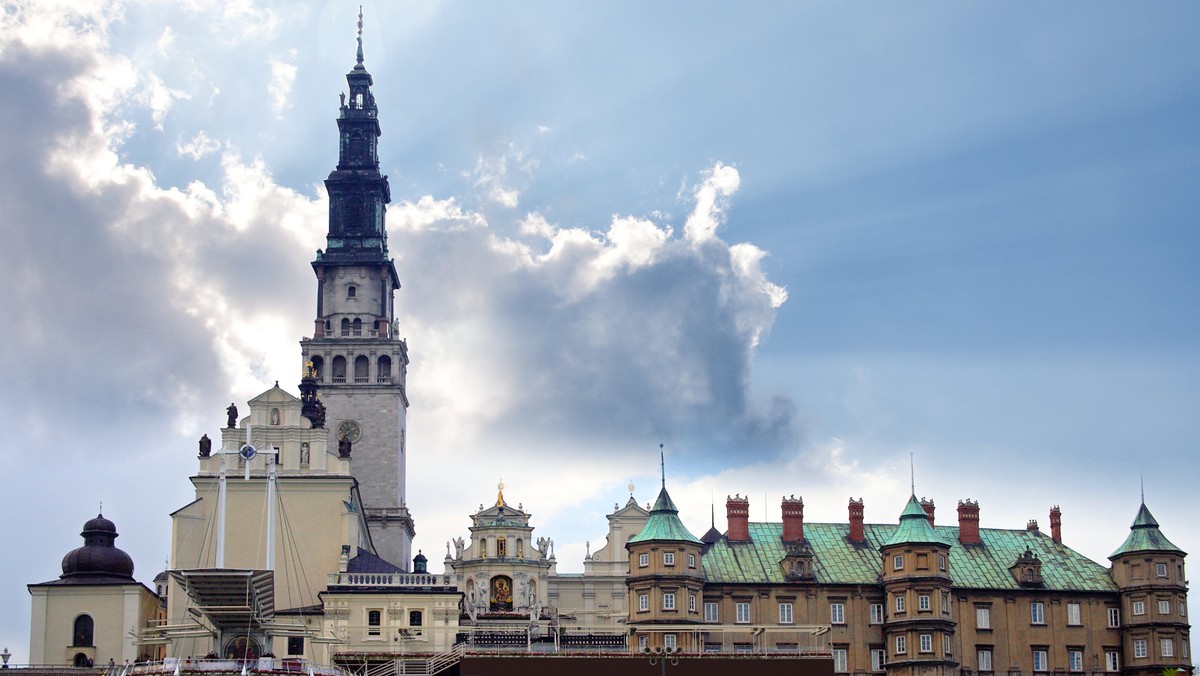 Dofinansowanie unijne na zatrudnienie niań, utworzenie nowych miejsc w żłobku oraz klubu dziecięcego otrzyma samorząd Częstochowy w ramach projektu "Aktywni rodzice - szczęśliwe dzieci". Ma on m.in. ułatwić kobietom powrót do pracy po urodzeniu dziecka.