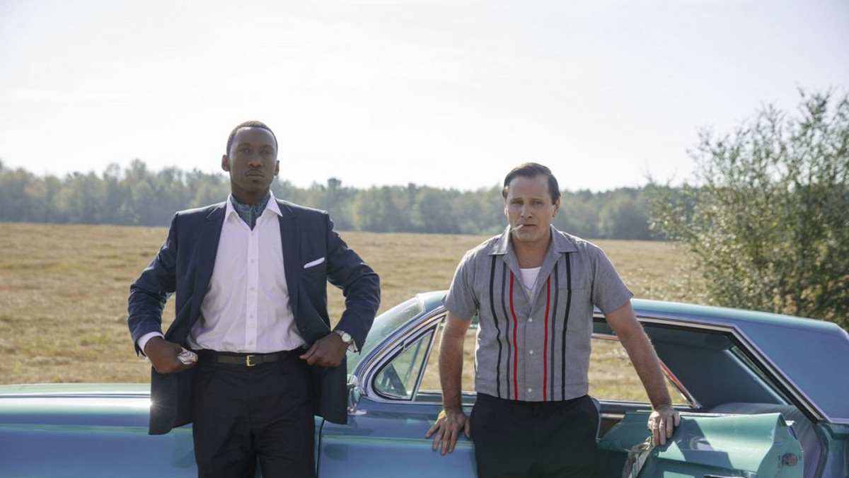 "Green Book" odnotował po gali Oscarów 2019 imponujący wzrost popularności. Dzieło Petera Farrelly'ego nagrodzone m.in. statuetką dla najlepszego filmu po ubiegłotygodniowej gali zarobiło w kinach prawie 37 mln dol.: 5 mln dol. w Stanach Zjednoczonych i 31,9 mln dol. na rynku międzynarodowym. To największy skok oglądalności po Oscarach od ośmiu lat, od filmu "Jak zostać królem" z 2011 r.