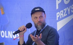 Wyrypajew: Nie popierający Putina czują się w Rosji jak w obozie koncentracyjnym