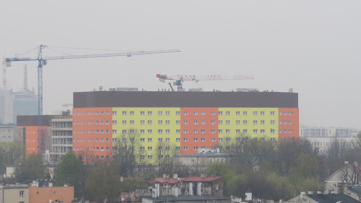 Wszystko wskazuje na to, że drugi konkurs na stanowisko dyrektora Centrum Onkologii Ziemi Lubelskiej nie zostanie rozstrzygnięty. Wczoraj upłynął termin składania ofert i dopiero w ostatniej chwili wpłynęła jedna kandydatura, a do rozstrzygnięcia konkursu potrzeba co najmniej dwóch.