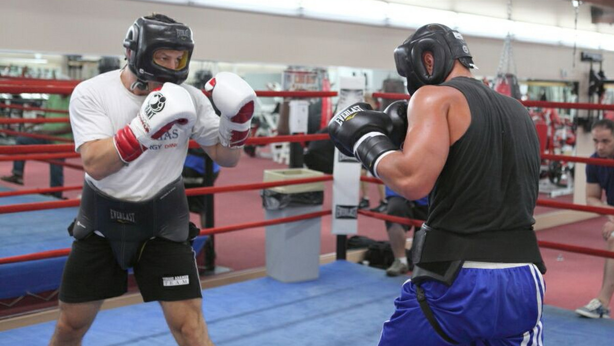 Miał - i prawie był - Bryant Jennings na HBO. Będzie Wiaczesław Głazkow (15-0, 11 KO) na NBC. Tomasz Adamek (49-2, 29 KO) o walce 16 listopada z "Carem" Głazkowem dowiedział się kilka godzin temu z komunikatów prasowych.