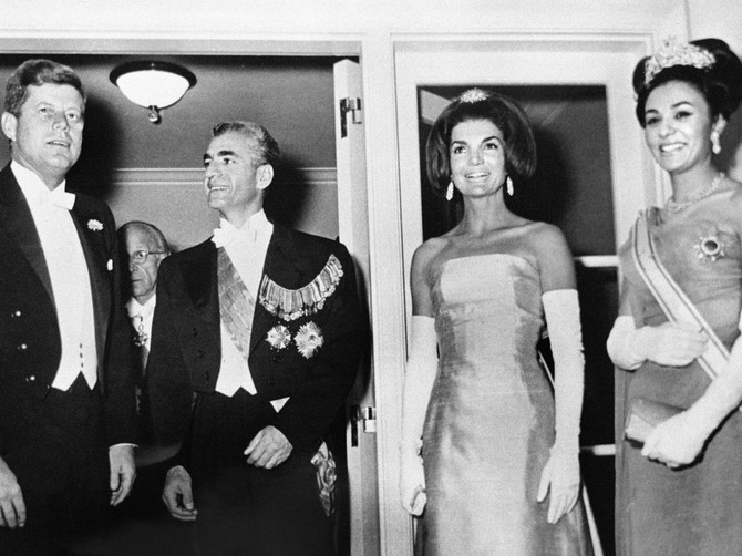 Fara Pahlavi sa suprugom, Džeki Kenedi i Džonom F. Kenedijem