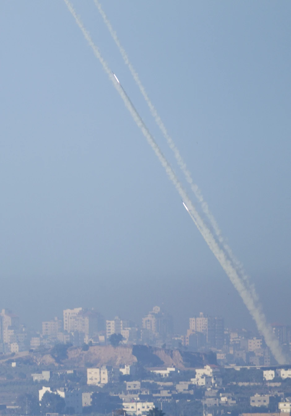Palestinska raketa ispaljena sa severa pojasa Gaze leti prema jugu Izraela