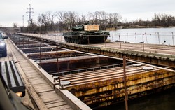 Nie tylko czołgi, wozy bojowe i myśliwce. Brak tego "nudnego" sprzętu spowalnia kontrofensywę