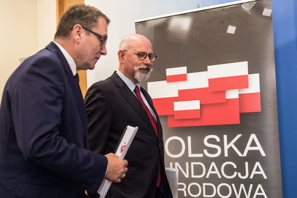 Polska Fundacja Narodowa podpisuje umowy bez rozpisywania przetargów. "PFN łamie prawo"