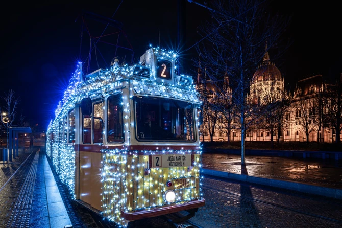 Budimpešta ovih dana sija posebnim sjajem