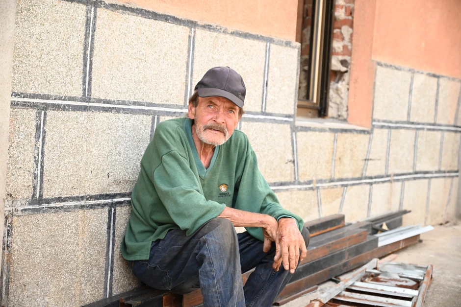 "BIO SAM NUĐEN, ALI NISAM PRIHVATIO" Gastozov otac o ULASKU U "ELITU 10", opleo po rijaliti učesnicima i vezi sina i Anđele Đuričić: "Korektna je do koske, navijam za brak i da im se deca rode" (VIDEO)