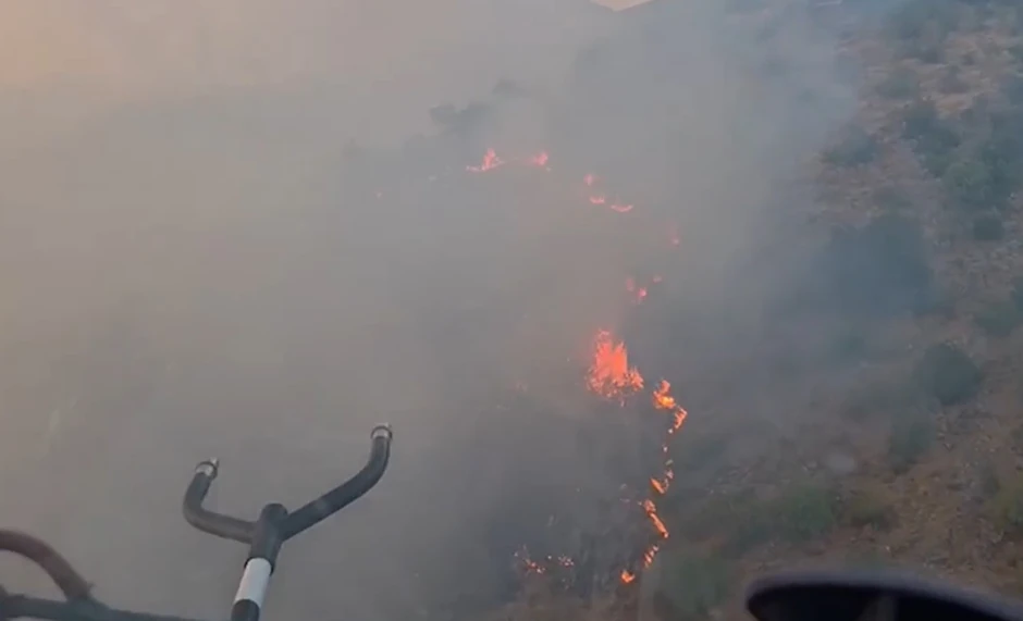 Gašenje požara u Crnoj Gori iz helikoptera