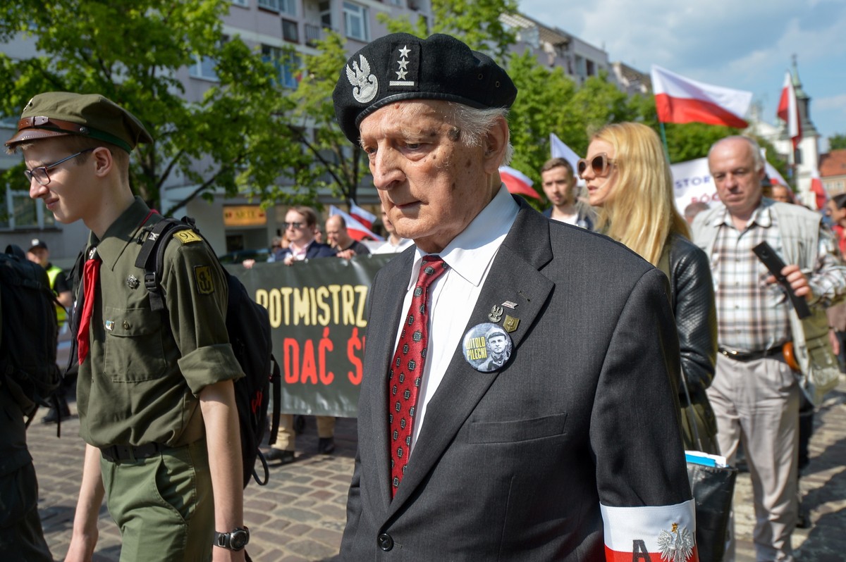 Marsz upamiętniający 116. rocznicę urodzin rtm. Witolda Pileckiego.