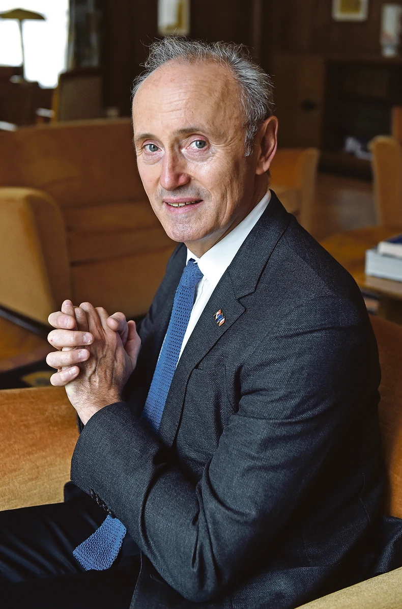 Žan-Luj Falkoni foto