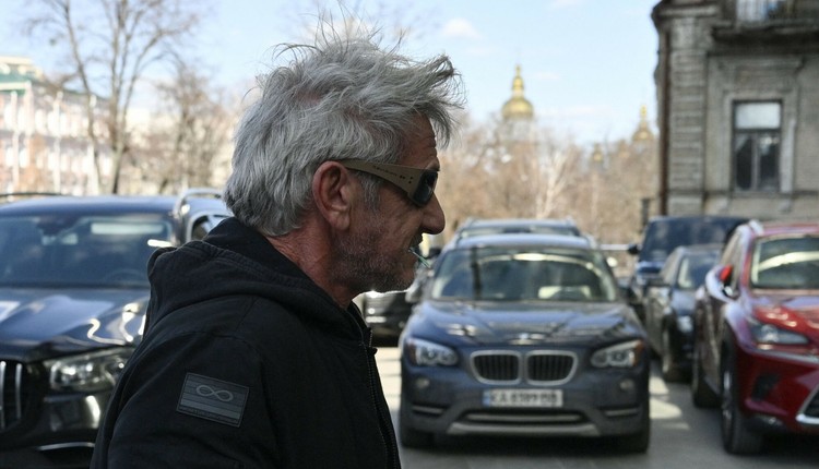 Sean Penn wygrał, ale nie odebrał Oscara. Tą decyzją i podróżą zaskoczył wszystkich