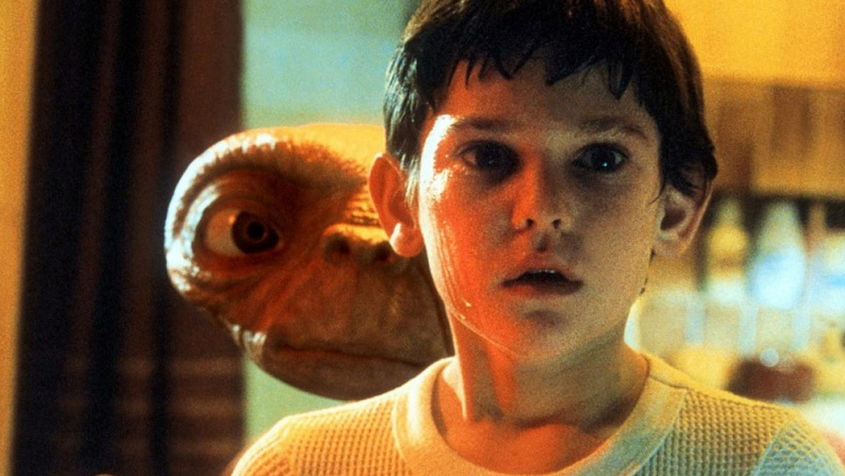 Klasyk kina dziecięcego został w zeszłym roku odnowiony do wersji HD. "E.T." Stevena Spielberga i bez tego broni się po latach fabularnie, natomiast teraz odzyskał również ekscytującą wizualną świeżość. Jestem pewien, że przez kolejne dekady będzie bawił i wzruszał kolejne pokolenia młodych widzów na całym świecie.