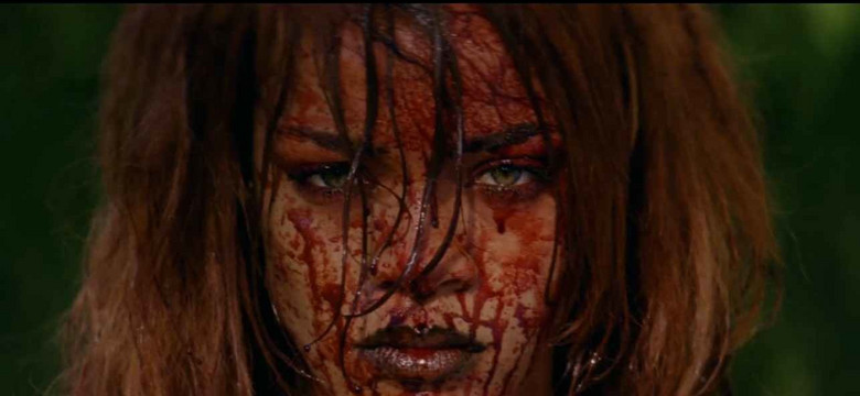 Rihanna szokuje: krew, przemoc i nagość w nowym klipie [ZDJĘCIA]