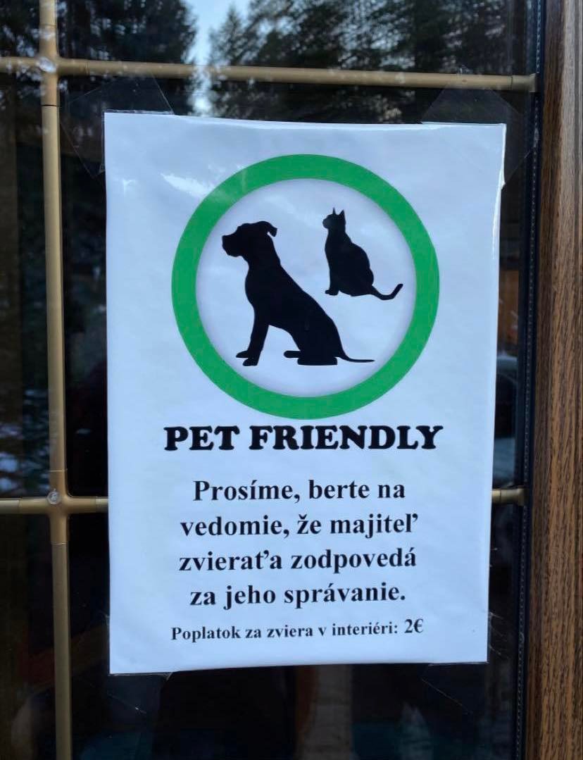 Oznam na reštaurácii rozpútal na sociálnej sieti veľké vášne. 