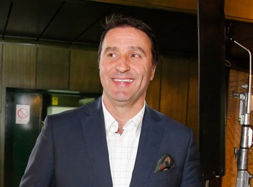 CRNA ČIPKA I KOŽA: Bivša žena Jovana Memedovića GRMI u tesnoj suknji na visokim potpeticama - Mreže se usijale (FOTO)