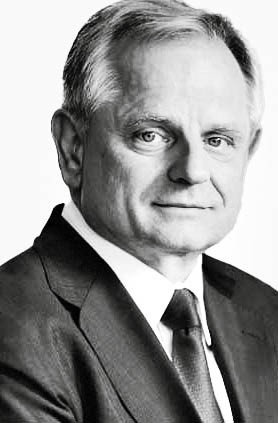 Krzysztof Kalicki w latach 2002–2019 prezes Deutsche Bank Polska. Wykładowca Akademii Leona Koźmińskiego, współautor książki „Rynek walutowy. Odesłania do tabel kursowych” (Warszawa 2024)