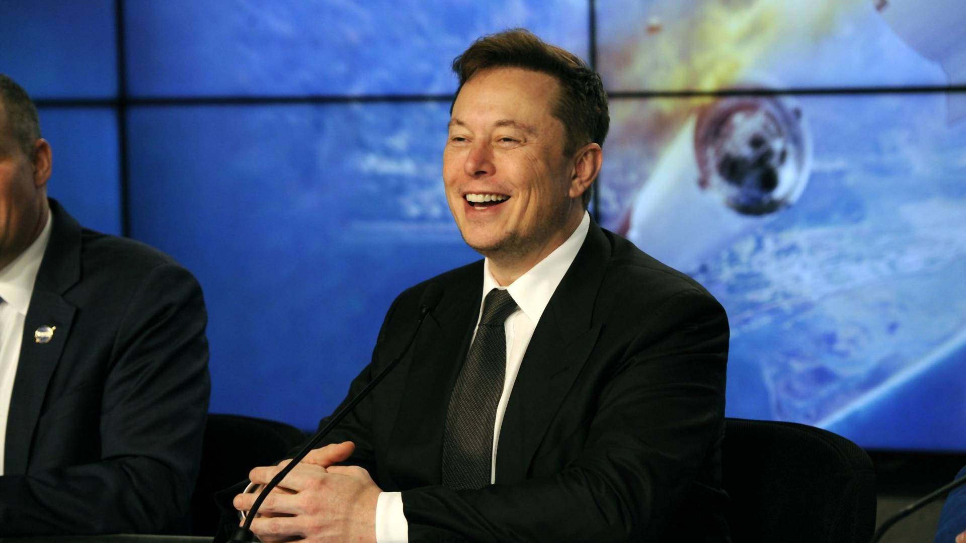 Ima 151 milijardu dolara, drugi je najbogatiji čovek na svetu a živi u montažnoj kući - ljudi su odlepili na novi dom Elona Muska
