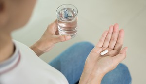 Lekove ne treba piti sa mineralnom vodom