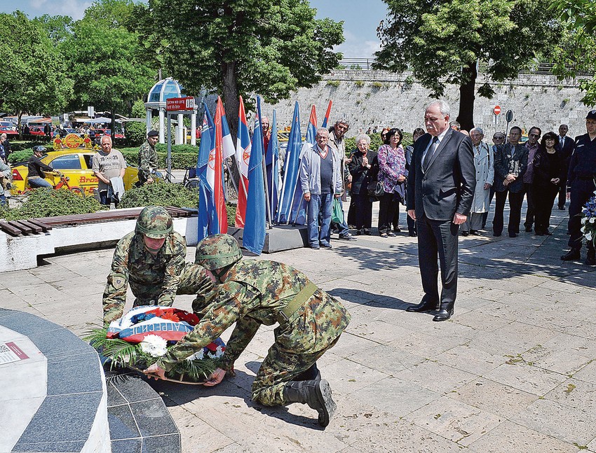 JKP "Parking servis" naplatio je postavljanje zastava iz gradske kase