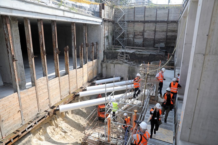 Teren budowy Południowej Obwodnicy Warszawy przy skrzyżowaniu al. KEN z ul. Płaskowickiej w Warszawie. (kf) PAP/Tomasz Gzell