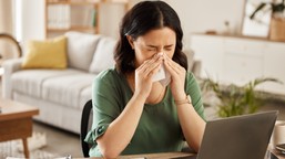 dodatkowa praca zdalna na zwolnieniu lekarskim? możesz stracić zasiłek