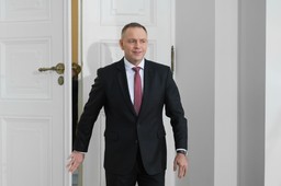 prof. dudek ostro krytykował nawrockiego w kampanii. teraz ujawniono jego recenzję doktoratu prezydenta