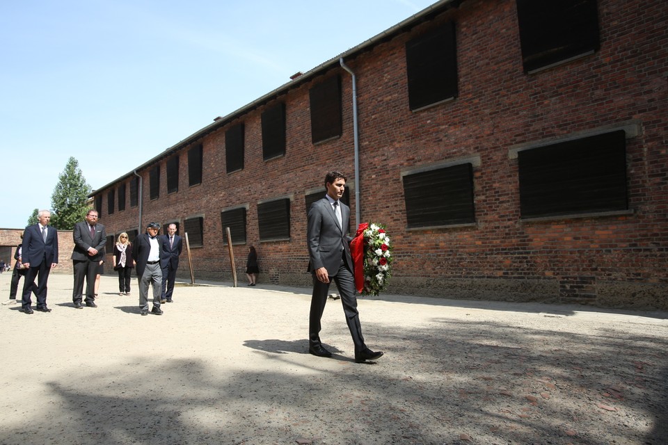 	Premier Kanady Justin Trudeau oddał hołd ofiarom Auschwitz 