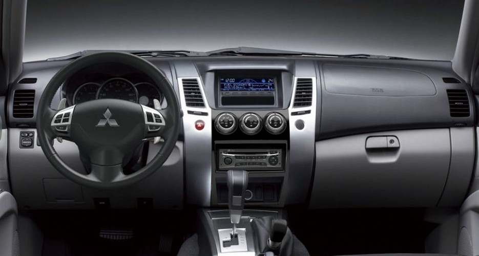 Mitsubishi pajero sport