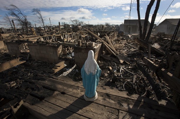 Krajobraz po huraganie Sandy, Nowy Jork, USA. Autor: Scott Eells, Kategoria: "Zmieniający się świat 2012"