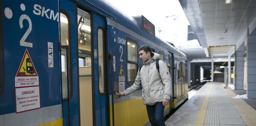 Zimno w kolejkach SKM? Zgłoś to kierownikowi pociągu!