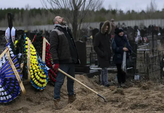 Bucza szuka ciał. Wołodymyr już wie, że brak firanek w mieszkaniu to zły znak