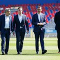 Premier obiecał pieniądze na dwa stadiony. W samorządach zawrzało