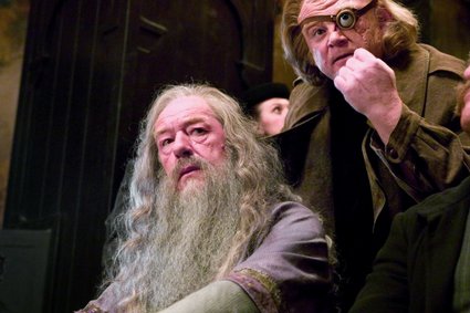 Michael Gambon nie żyje. Dumbledore zapadł w pamięć fanom Harry'ego Pottera