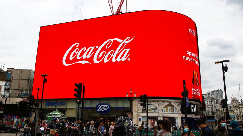 Reklama Coca-Coli na Picadilly Circus w Londynie