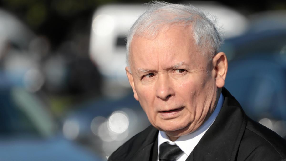 „Doskonale wiemy, że to byłby wehikuł służący czarnej propagandzie, atakowi na Prawo i Sprawiedliwość – tak pomysł powołania komisji śledczej ws. podsłuchów skomentował prezes PiS Jarosław Kaczyński.