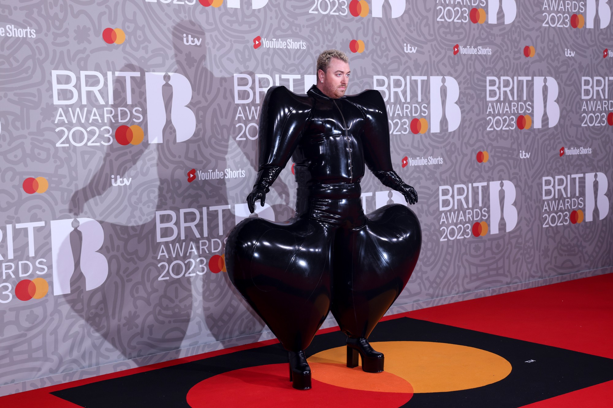 Anglický spevák a skladateľ  Sam Smith.