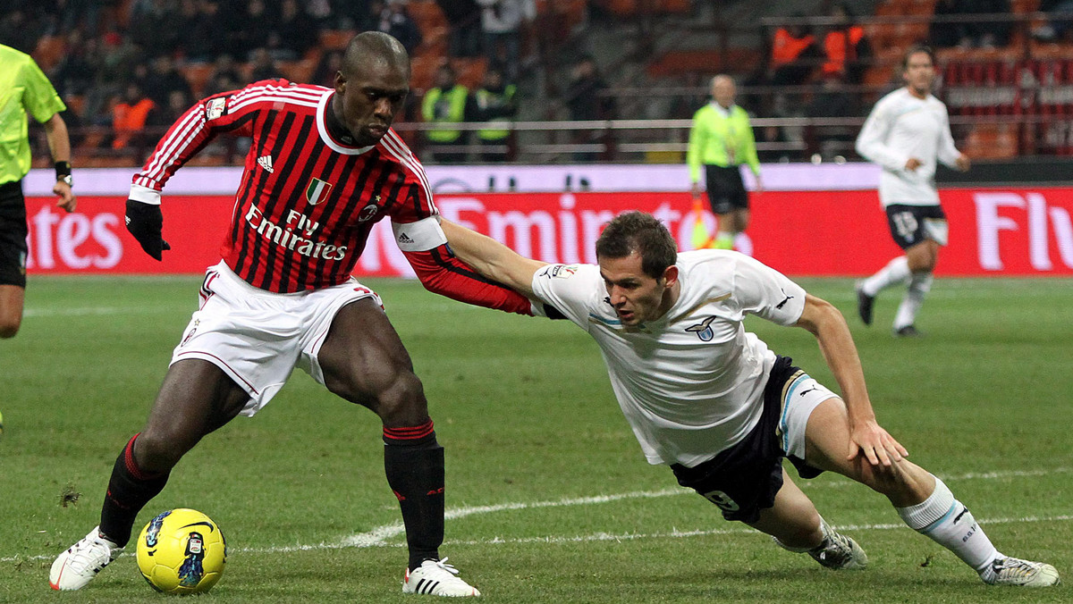 W czwartkowym meczu ćwierćfinałowym Pucharu Włoch, AC Milan pewnie pokonał 3:1 (2:1) Lazio Rzym i awansował do półfinału, gdzie spotka się z Juventusem Turyn.