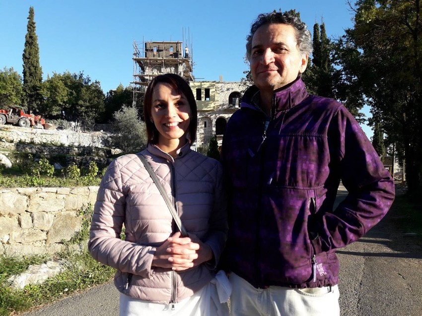 Turisti u manastiru Tvrdoš