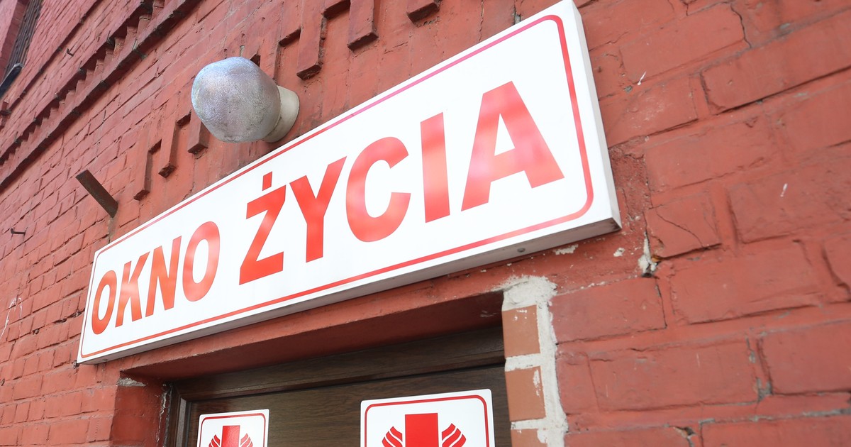 Niemowlę zostawione w oknie życia w Ostrzeszowie
