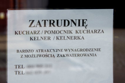 Gdzie najlepiej dorobić w wakacje? Nawet 7,5 tys. na rękę w barze nad morzem, ale jest haczyk