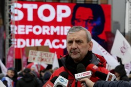 Broniarz: Manifestacja to obywatelski protest wobec chaosu w oświacie