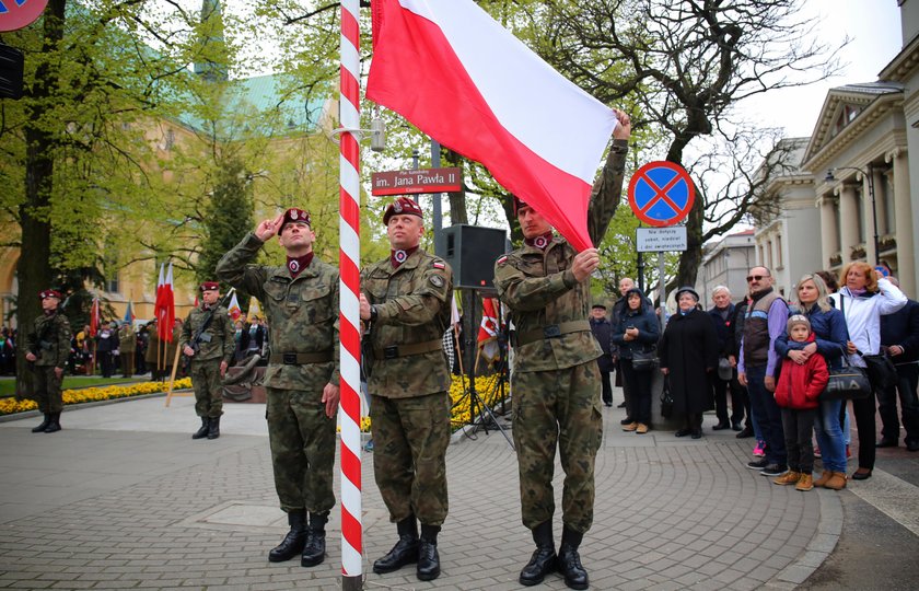 Obchody święta Konstytucji 3 Maja i Święta Najświętszej Maryi Panny Królowej Polski w Łodzi odbyły się w Archikatedrze Łódzkiej i przed Grobem Nieznanego Żołnierza