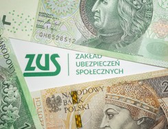 500 złotych dla seniorów co miesiąc – świadczenie przyznawane dożywotnio. Jakie warunki trzeba spełnić, żeby dostać dodatkowe pieniądze z ZUS?